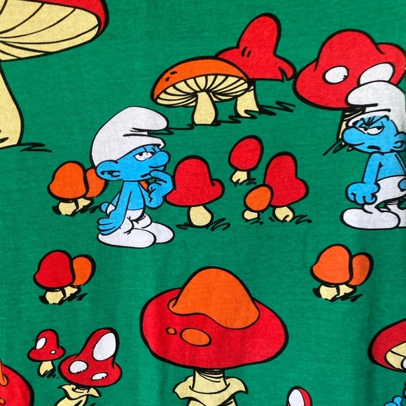 Peyo 2024 Smurfs Graphic All Over Print Green Tee Unisex Small Retro Style - Picture 3 of 4